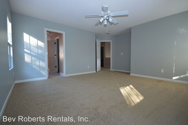 Building Photo - 3 br, 2.5 bath House - 111 Caley Road