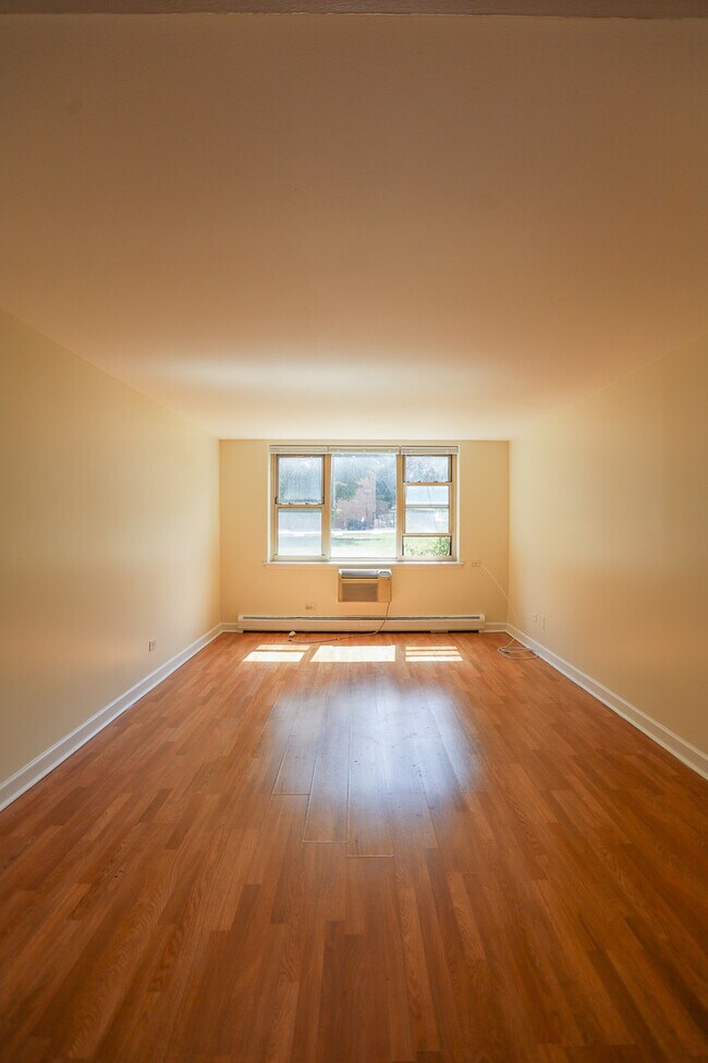 Foto del edificio - 1775 W Highland Ave