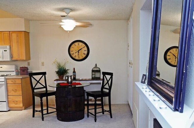 Foto del edificio - 4468 Marlborough Ave