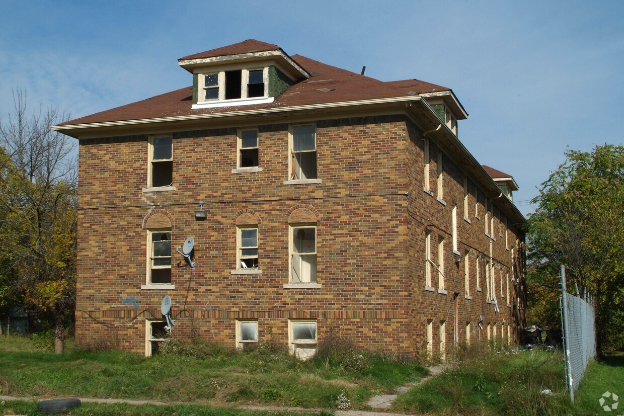 Foto del edificio - 12510 Laurel St