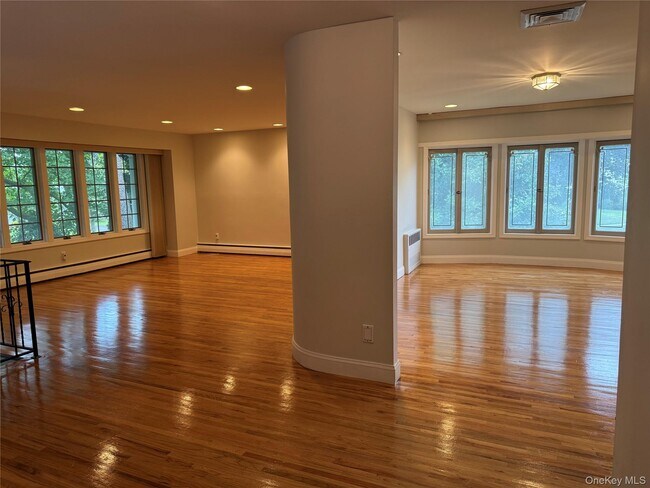 Building Photo - 30 Dogwood Rd