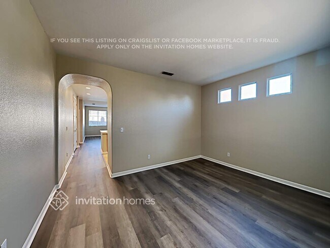 Foto del edificio - 5803 Amnest Way