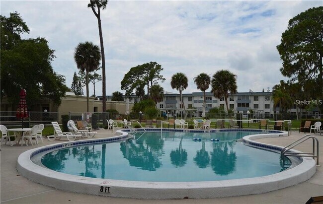 Foto del edificio - 2300 Aaron St