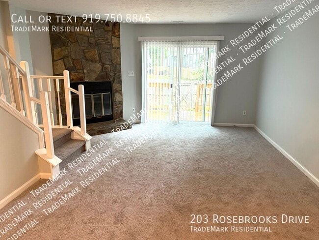 Foto del edificio - 203 Rosebrooks Dr