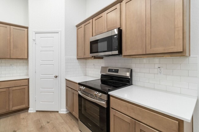 Foto del edificio - Never Lived In! Modern 3 Bed / 2 Bath w/ Open Floor Plan