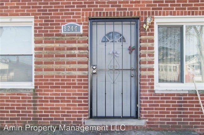 Building Photo - 8244 Continental Ave