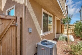 Building Photo - 10466 Oboe Way