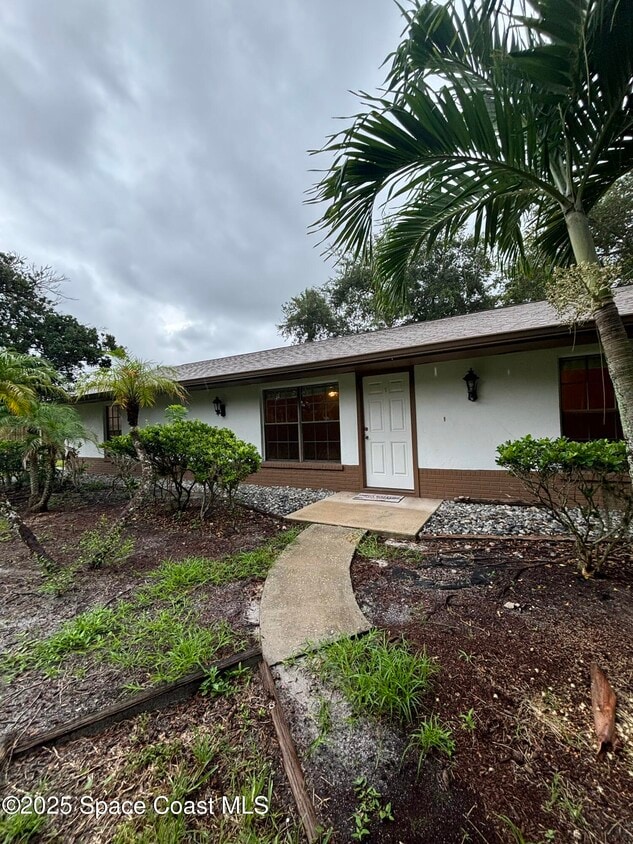 Primary Photo - 1201 NE Tropicana Rd