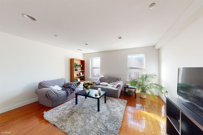 Building Photo - 4 br, 2 bath Duplex - 1815 N 18TH ST Unit B