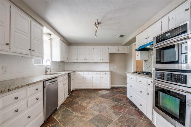 Building Photo - 3104 Cambridge Dr