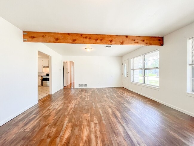 Building Photo - Available Now!!!! Beautiful 1 story, 3 bed...