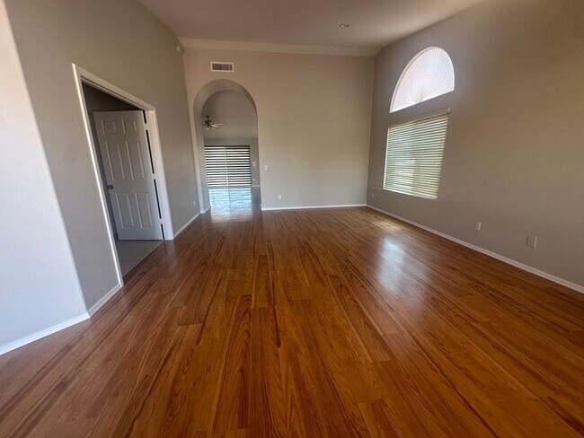 Building Photo - AHWATUKEE/FOOTHILLS SINGLE LEVEL 4 BEDROOM...