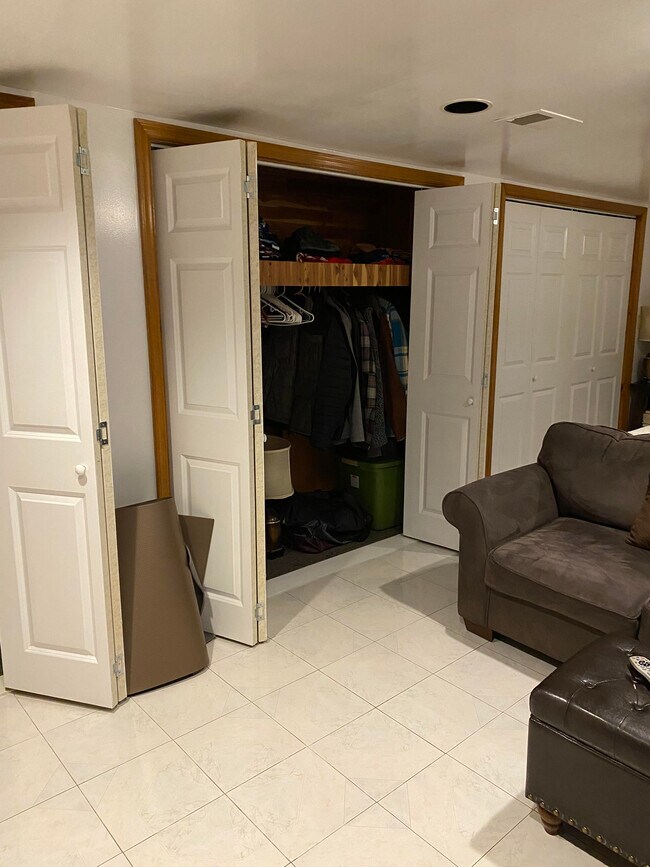 tons of closets - 485 Rosedale Ave