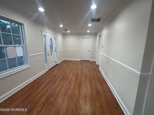 Building Photo - 1424 Monmouth Ave