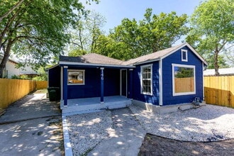 Building Photo - 146 Leroux St