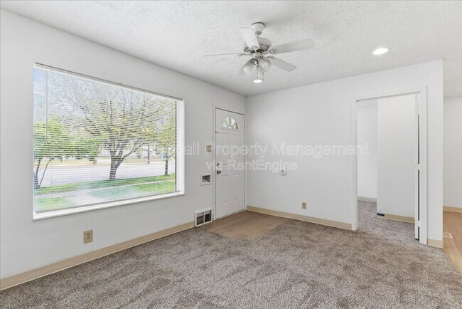 Foto del edificio - 2353 Jackson Ave