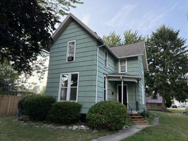 Foto principal - 334 W 9th St