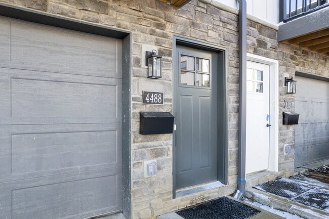 Building Photo - 4488 Butterfield Pl