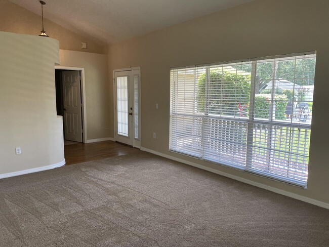 Building Photo - Beautiful 3 Bedroom 2 Bath Pool Home Lawn ...