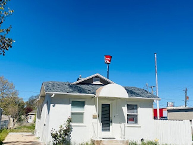 Building Photo - 171 N 800 W