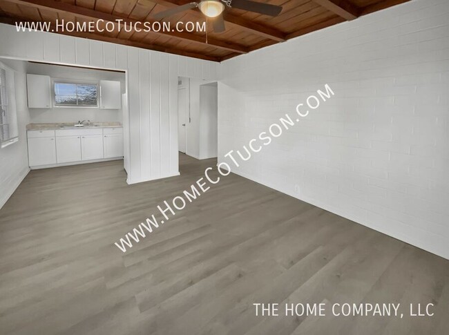 Building Photo - Charming One-Bedroom Home on a Large Corne...