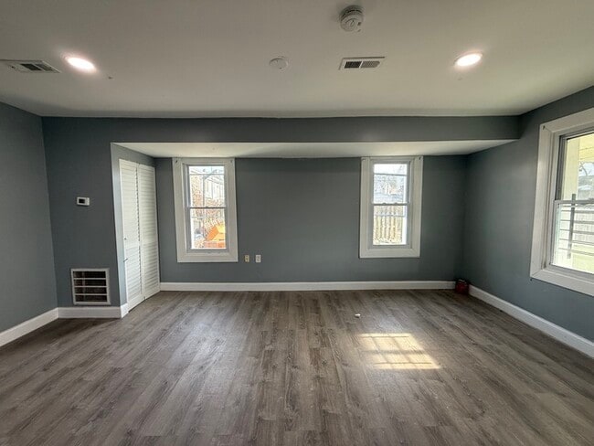 Building Photo - 519 Graff Ln