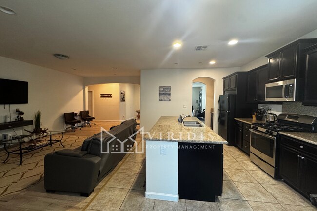 Foto del edificio - 5720 Woodard Ridge Dr