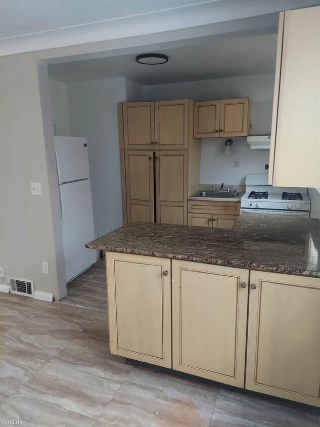 21345 Sloan Dr, Harper Woods, MI 48225 Condo for Rent in Harper Woods