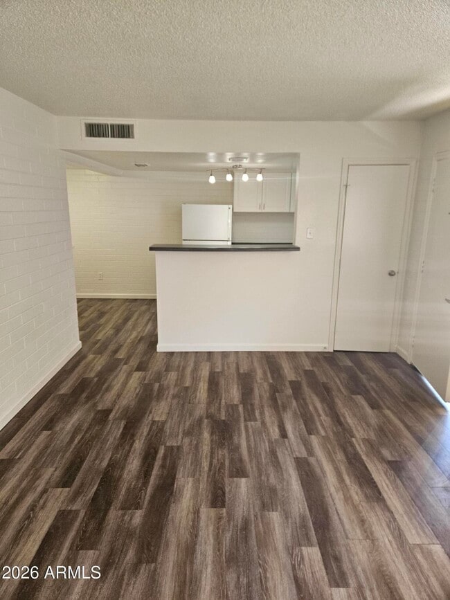 Foto del edificio - 521 E Bethany Home Rd