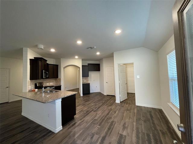 Foto del edificio - 761 Jamestown Ln