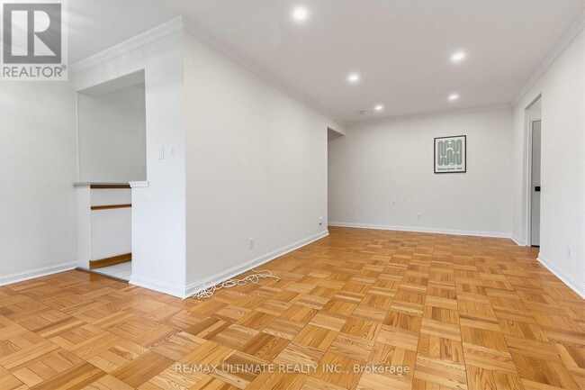 Building Photo - 2 Ridelle Ave