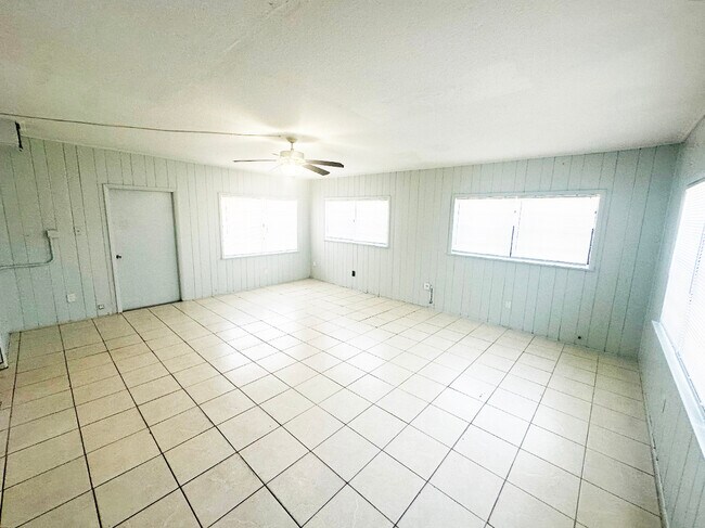 Foto del edificio - 15310 NW 31st Ave