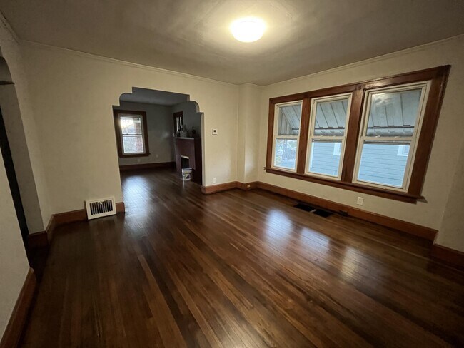 Building Photo - 1334 Campbell Ave