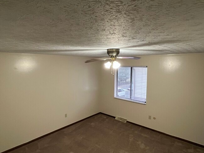 Building Photo - 3184 Cedar Grove Pl S