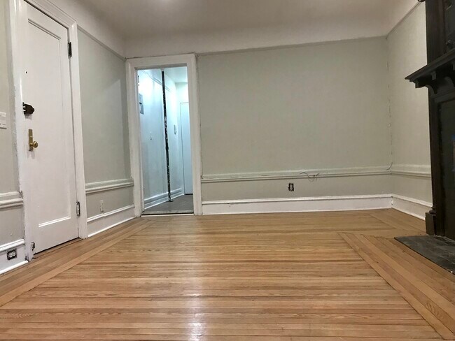 Foto del edificio - 1061 Clay Ave