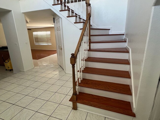 Building Photo - 9448 Navy Blue Ct