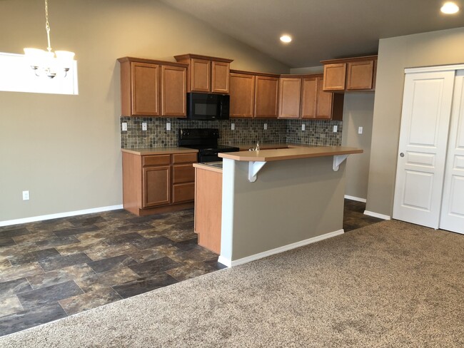 Building Photo - The Dalles - 3 Bedroom 2 Bath Home