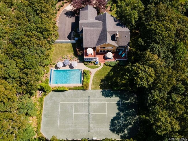 Building Photo - 37 Arbutus Rd