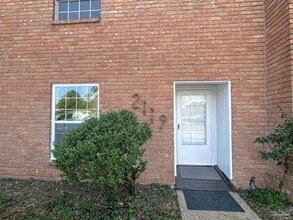 Building Photo - 2119 Langley Ave