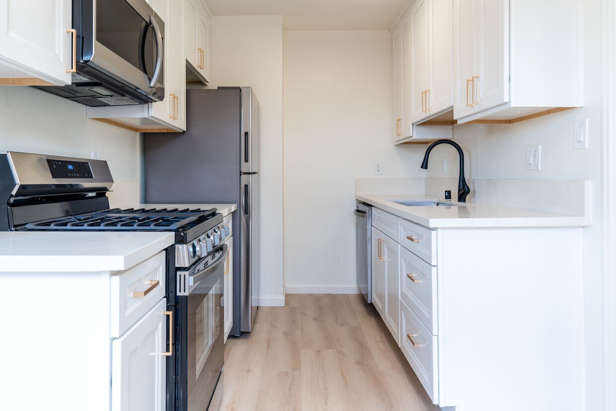 Foto principal - 6027 Adelaide Ave