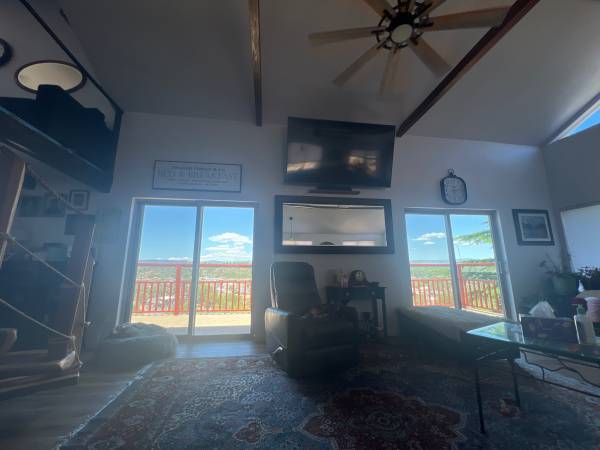 Foto del edificio - 200 E Ridge Ln