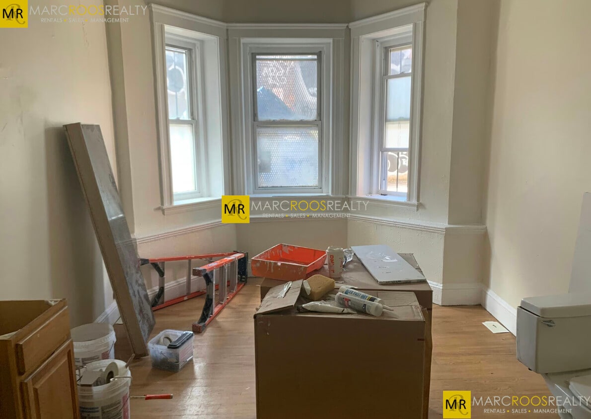 Primary Photo - 116 Boylston St