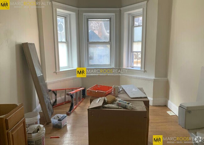 Building Photo - 116 Boylston St