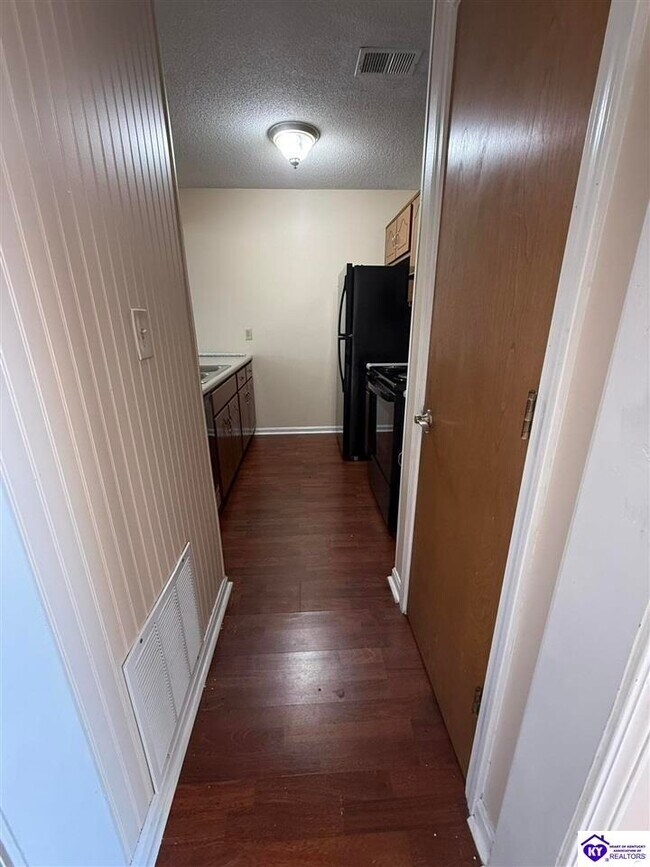 Foto del edificio - 512 Independence Ct