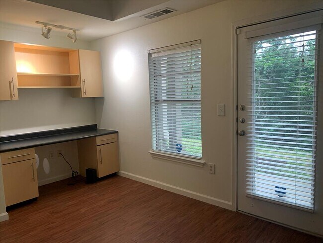 Foto del edificio - 11203 Ranch Rd 2222