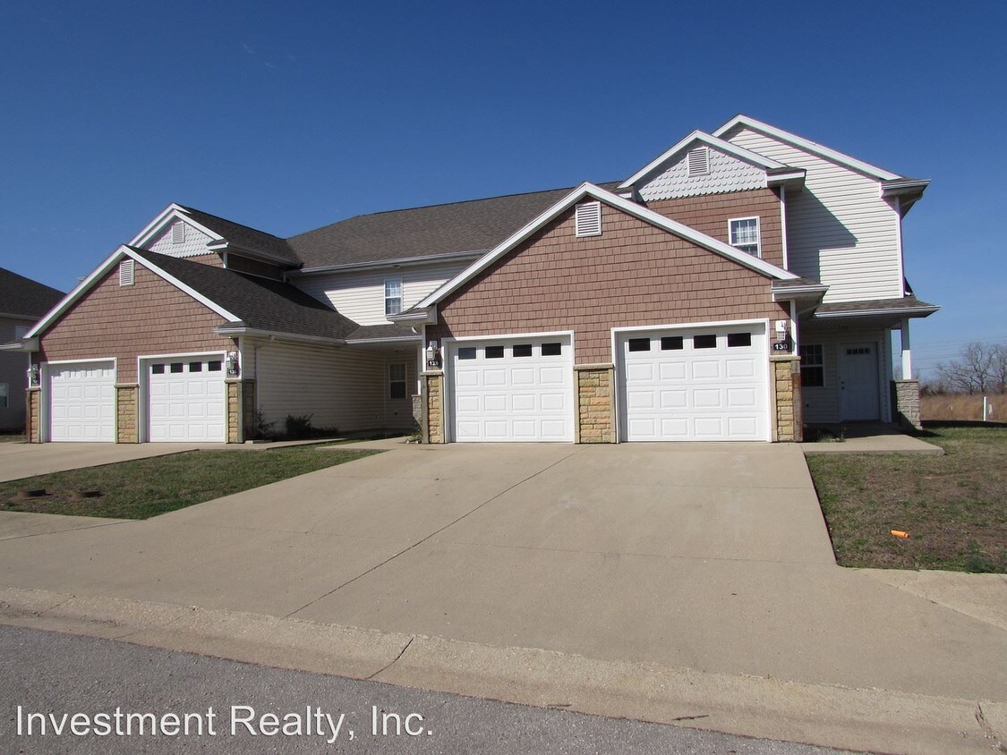 Foto principal - 124 Andrews Dr