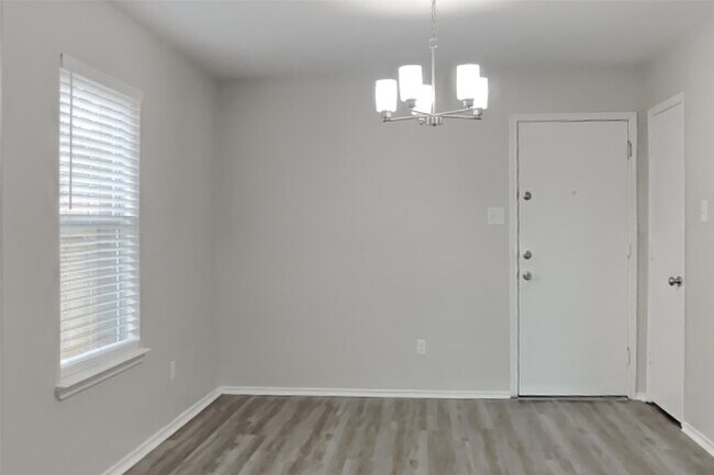 Foto del edificio - 4102 Sand Ripple Ln
