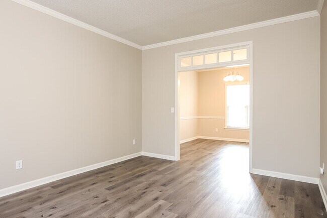 Foto del edificio - 5820 Waterford Landing Ct