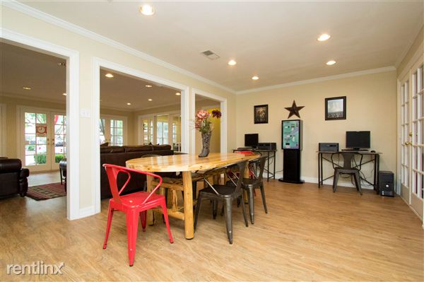 Building Photo - 17033 Butte Creek Rd