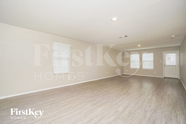 Foto del edificio - 5184 Fowler Crst